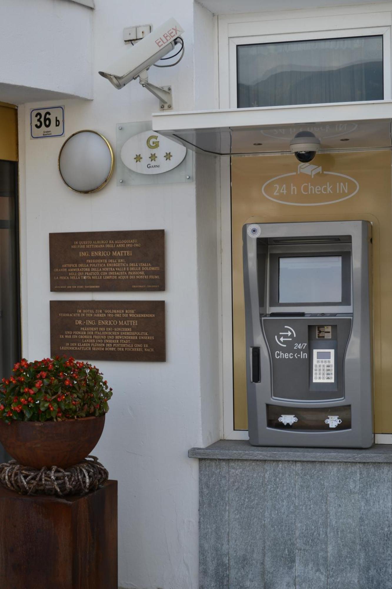 Hotel Goldene Rose Brunico Dış mekan fotoğraf